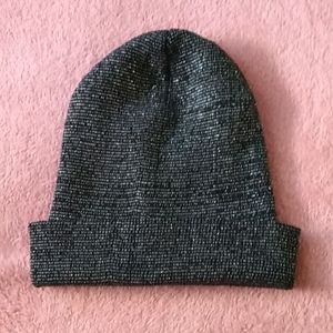 LIKE NEW Black and silver glitter toboggan